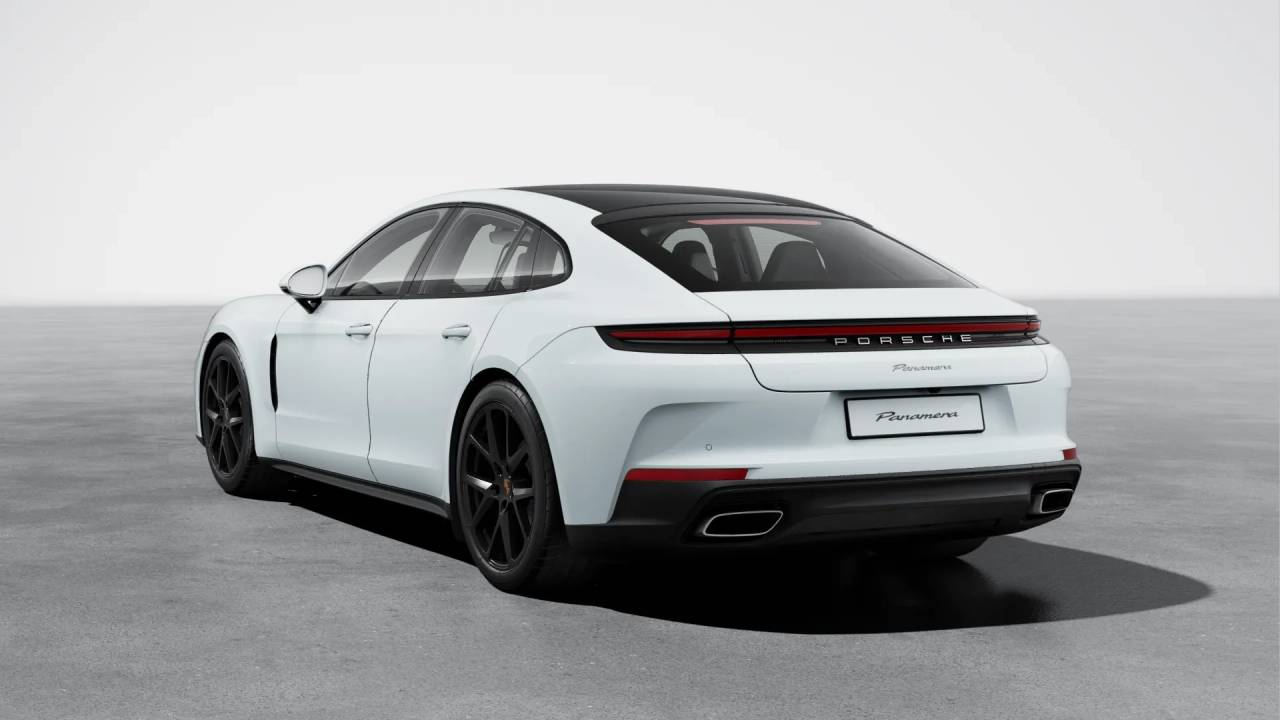 2026 Porsche Panamera 4 photo 2