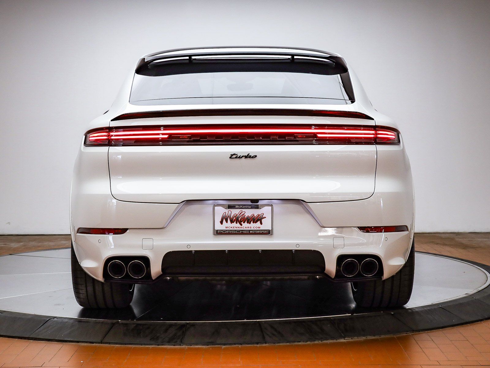 2026 Porsche Cayenne Coup Turbo E-Hybrid - Photo 7