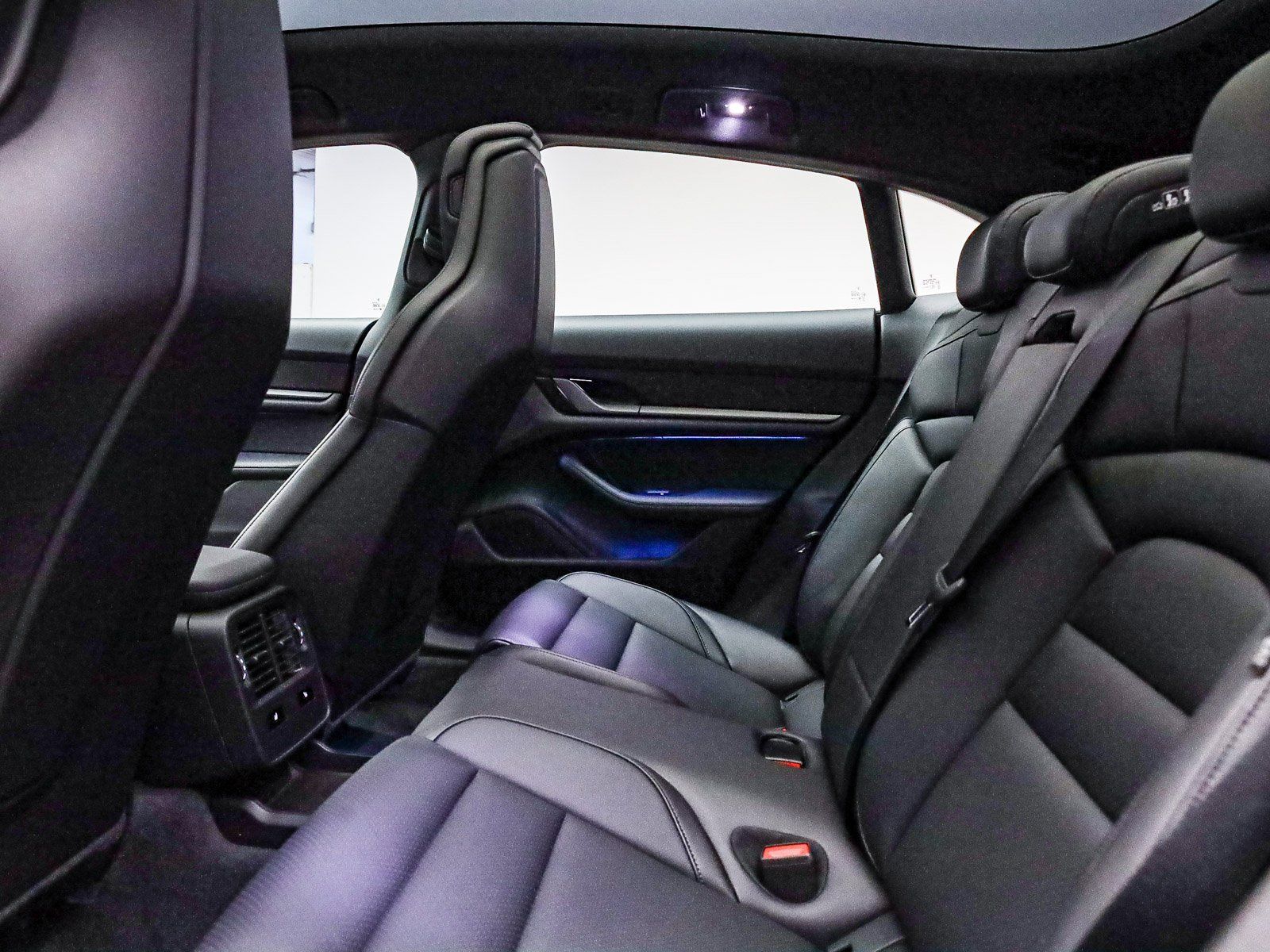 2025 Porsche Taycan Base - Photo 22