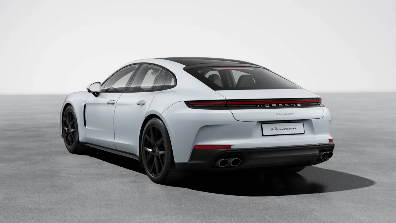 2026 Porsche Panamera 4 photo 3