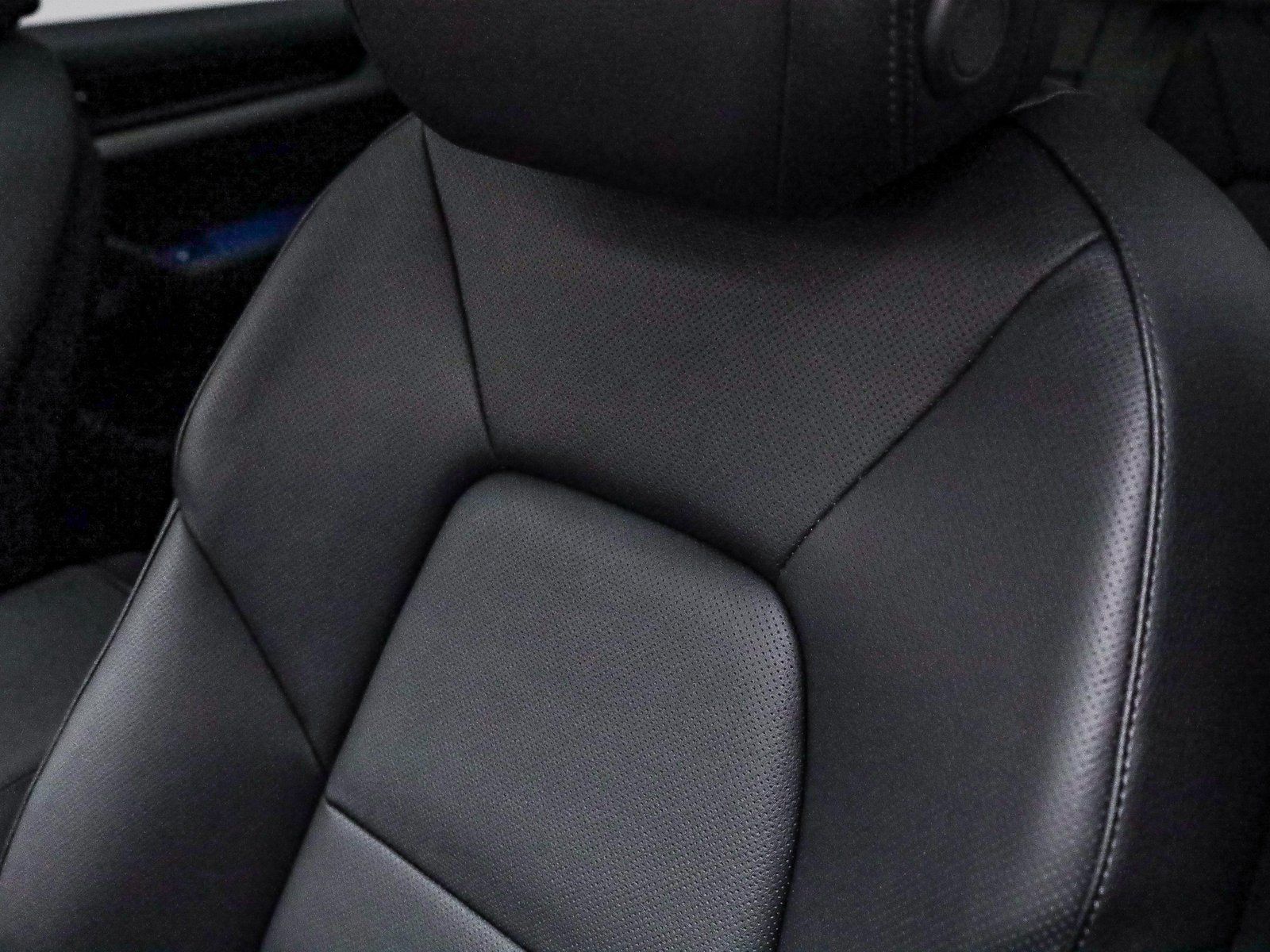 2025 Porsche Cayenne Base - Photo 26