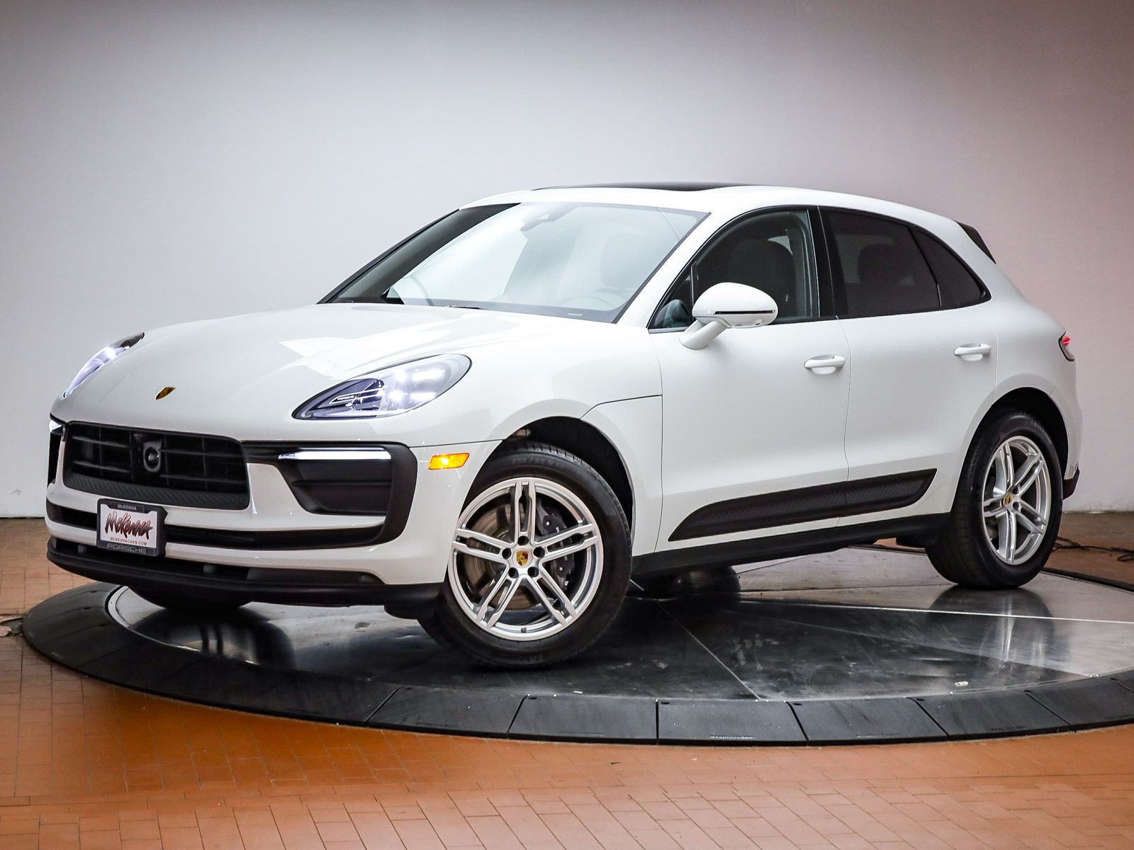 2025 Porsche Macan's photo