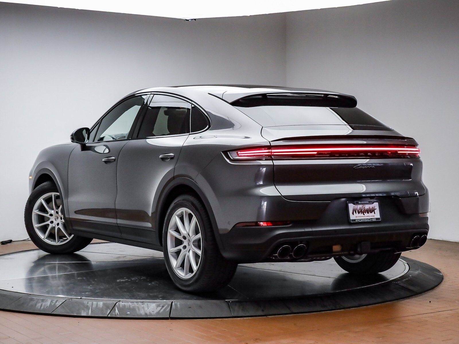 2025 Porsche Cayenne Coupe photo 3