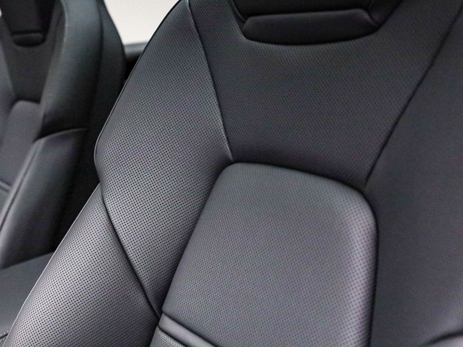 2026 Porsche Cayenne Coup Turbo E-Hybrid - Photo 26