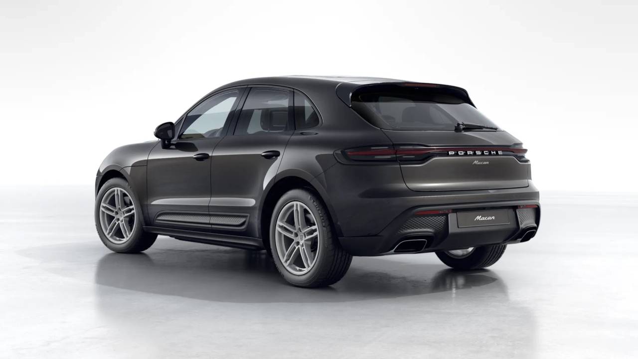 2026 Porsche Macan T photo 3