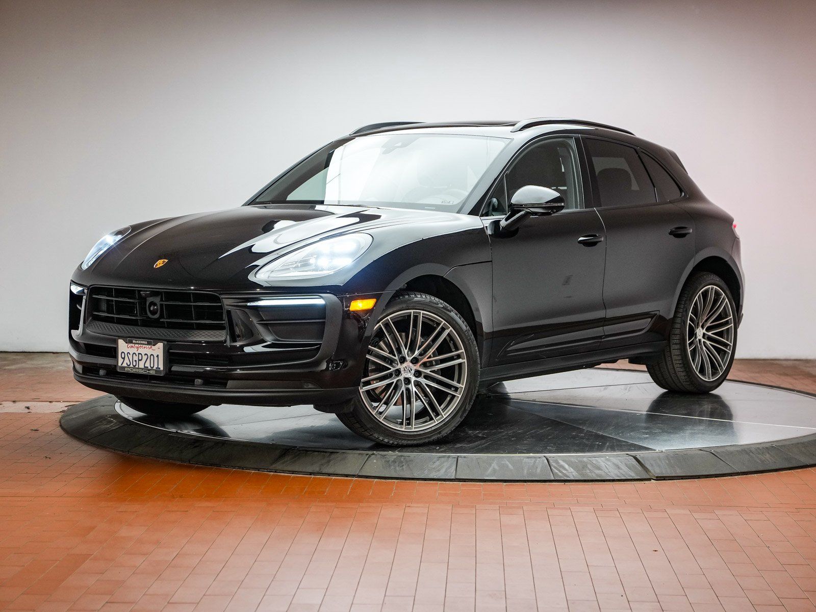 2025 Porsche Macan T