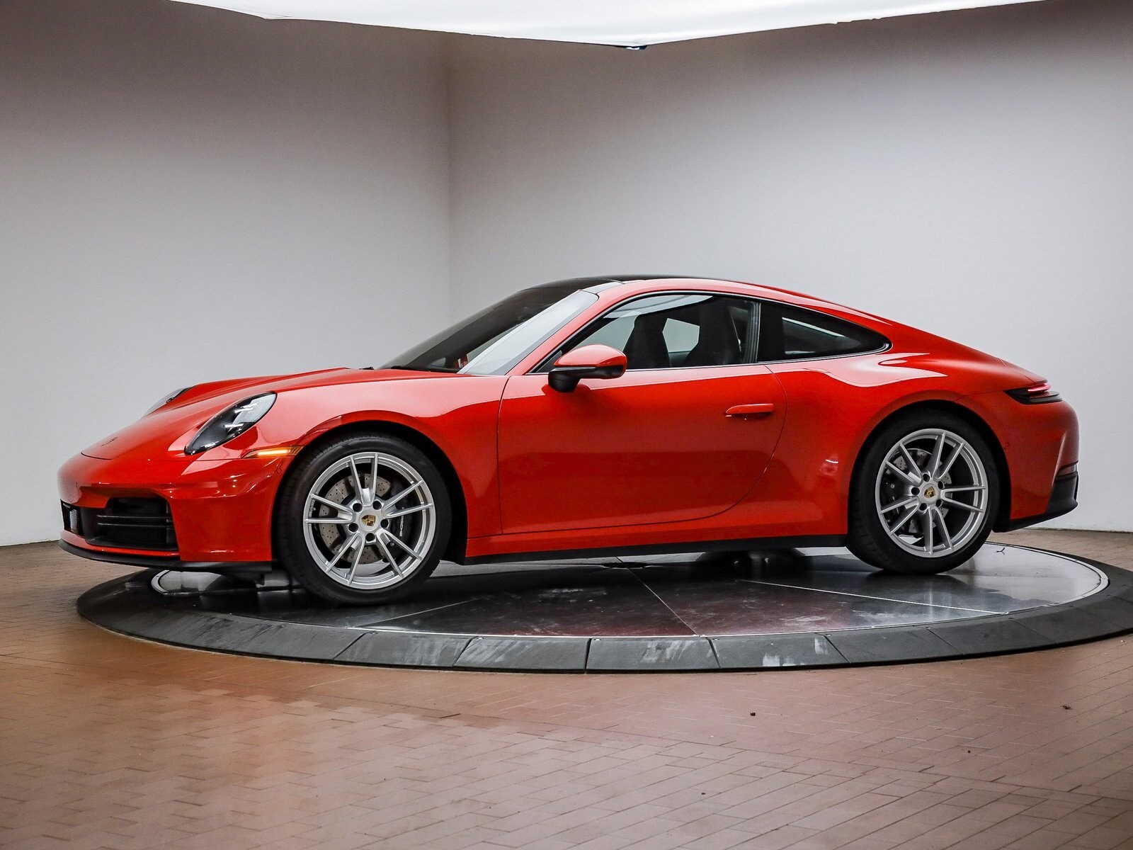 2025 Porsche 911 photo 2