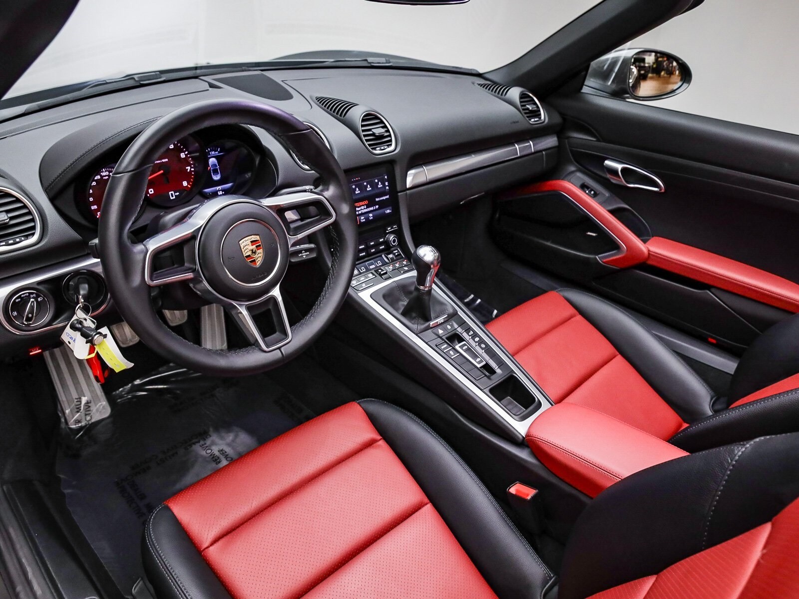 2024 Porsche Boxster S photo 4