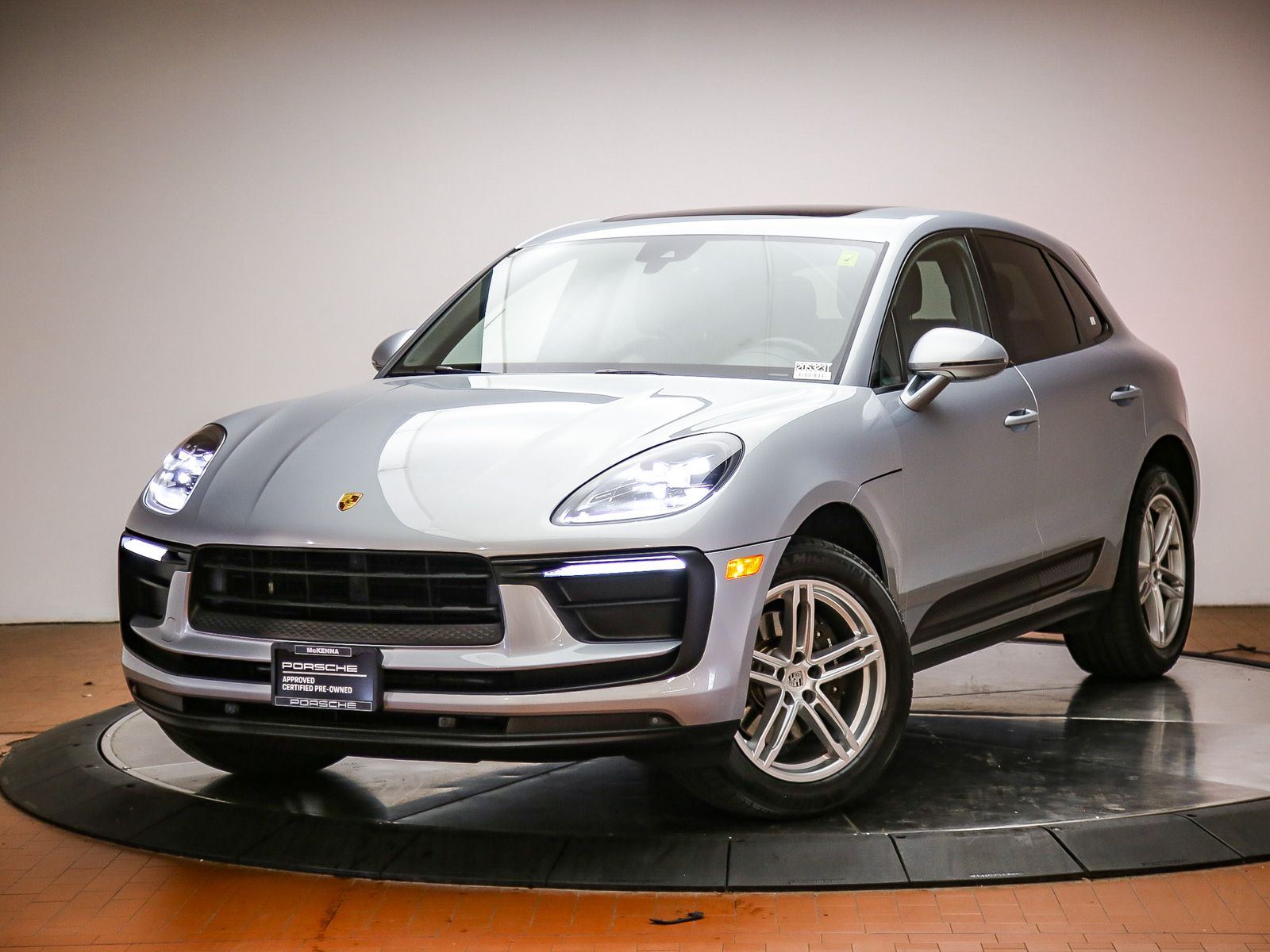 2022 Porsche Macan SUV 