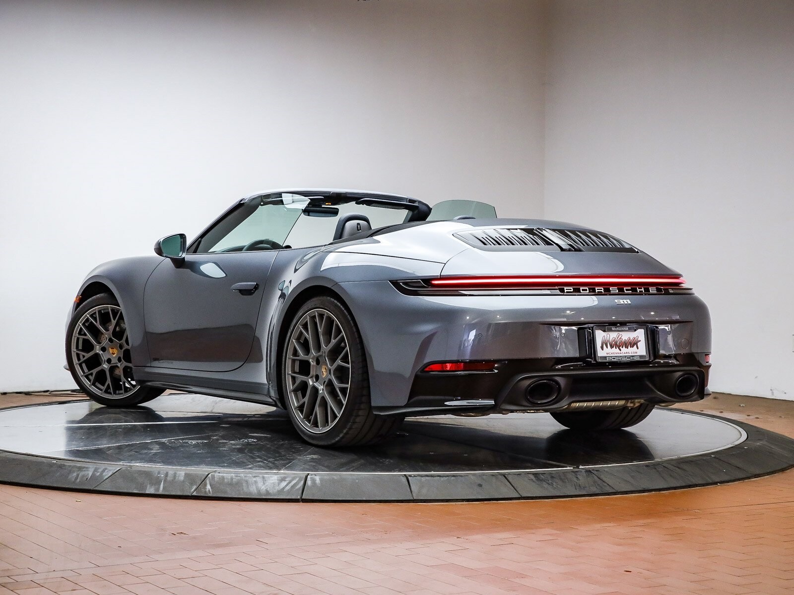 2025 Porsche 911 photo 3