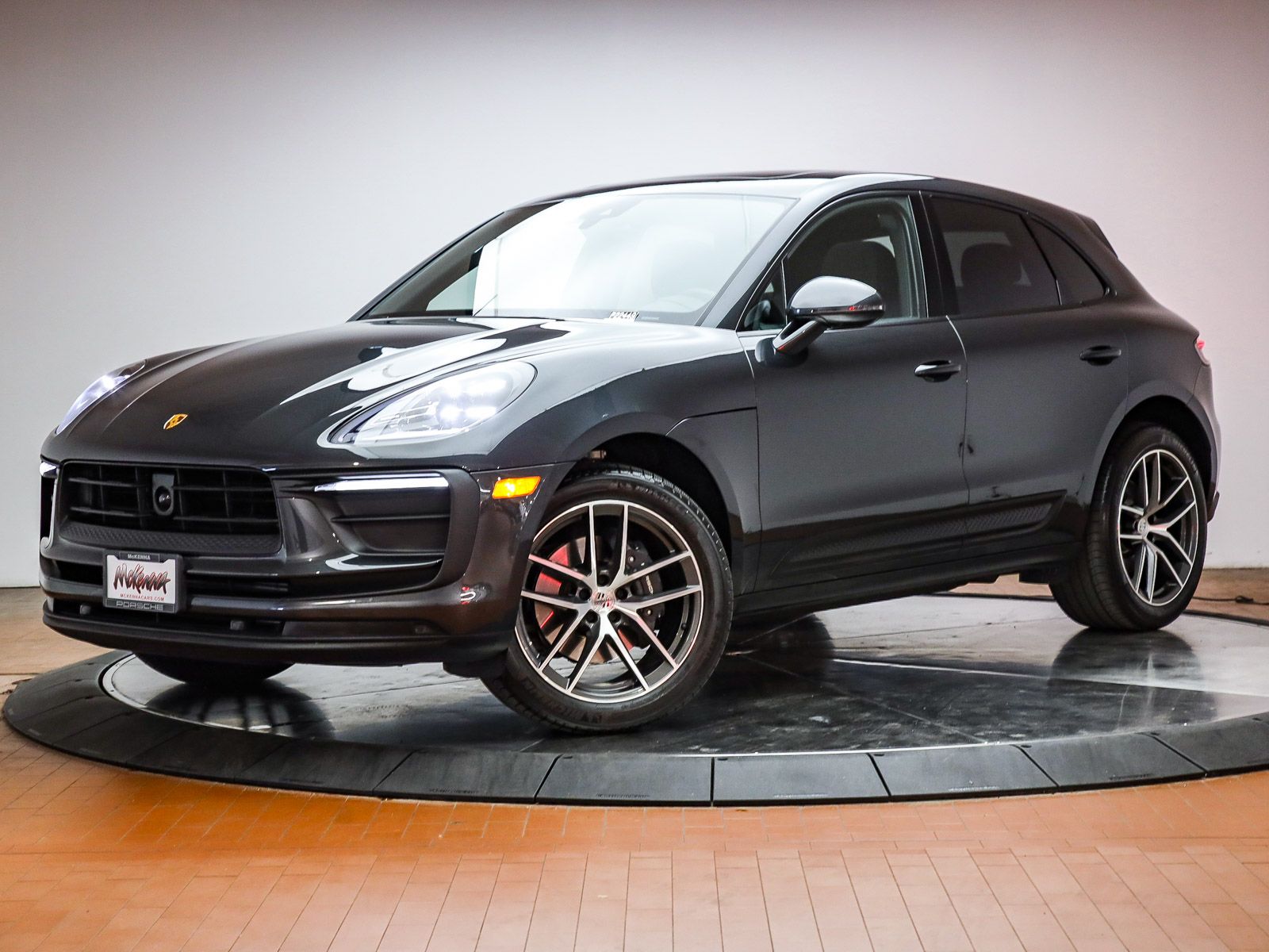 2025 Porsche Macan's photo