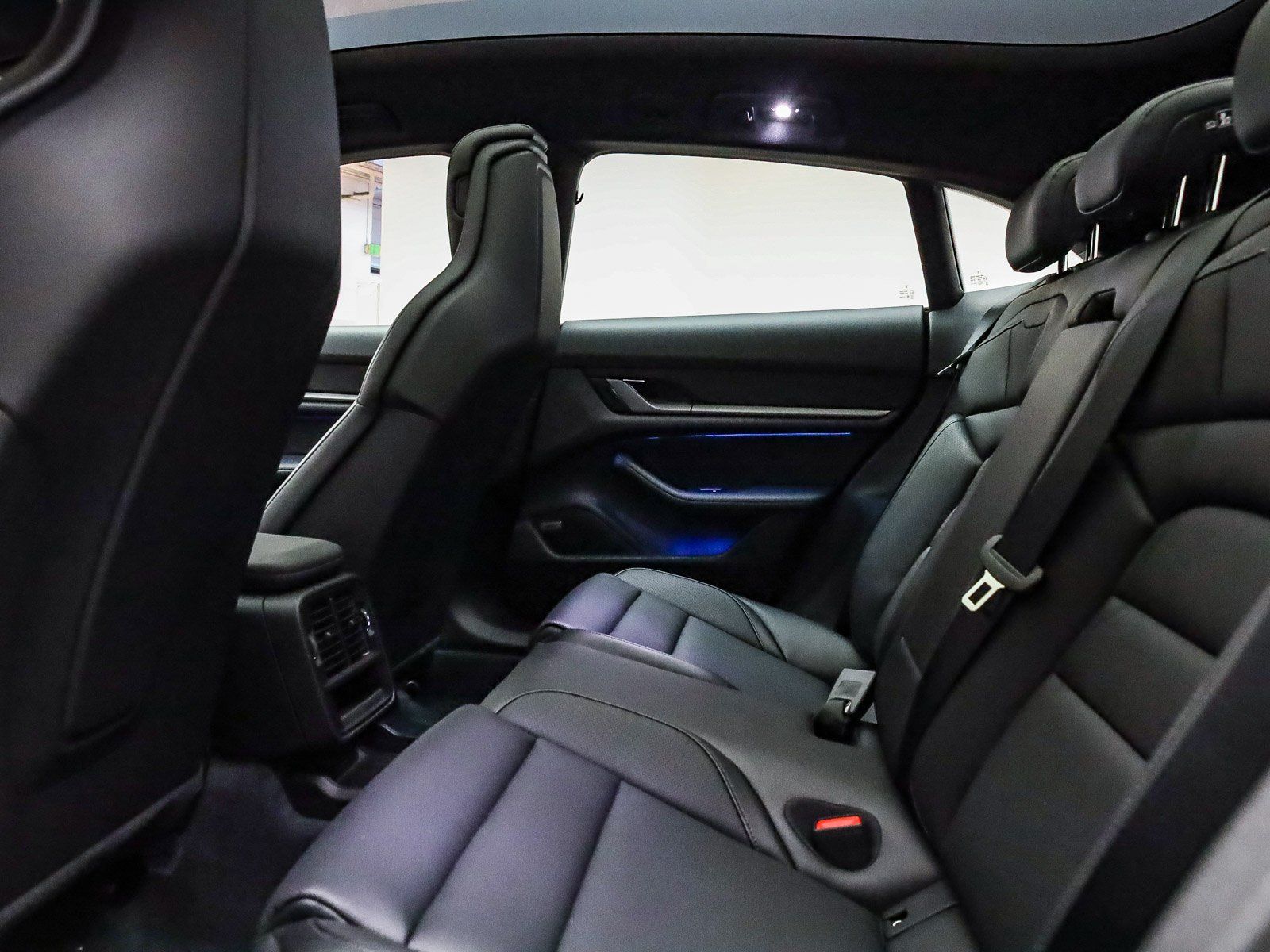 2025 Porsche Taycan S - Photo 23