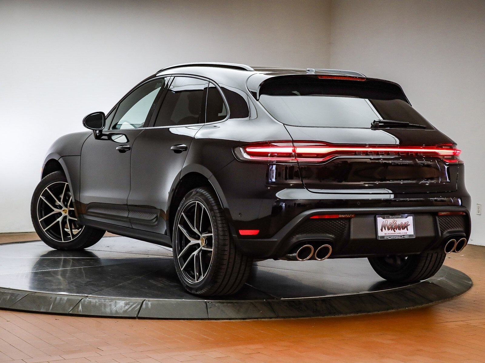 2025 Porsche Macan T photo 3
