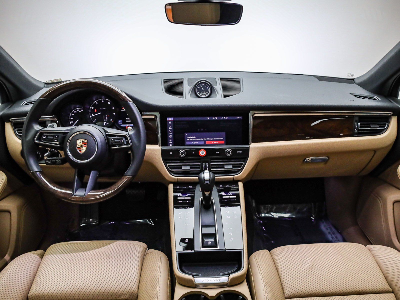 2025 Porsche Macan - Photo 16