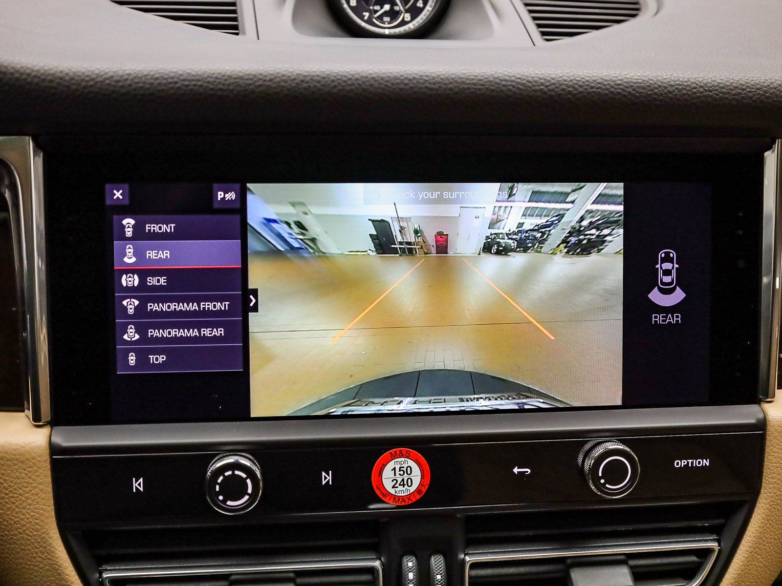 2025 Porsche Macan - Photo 30