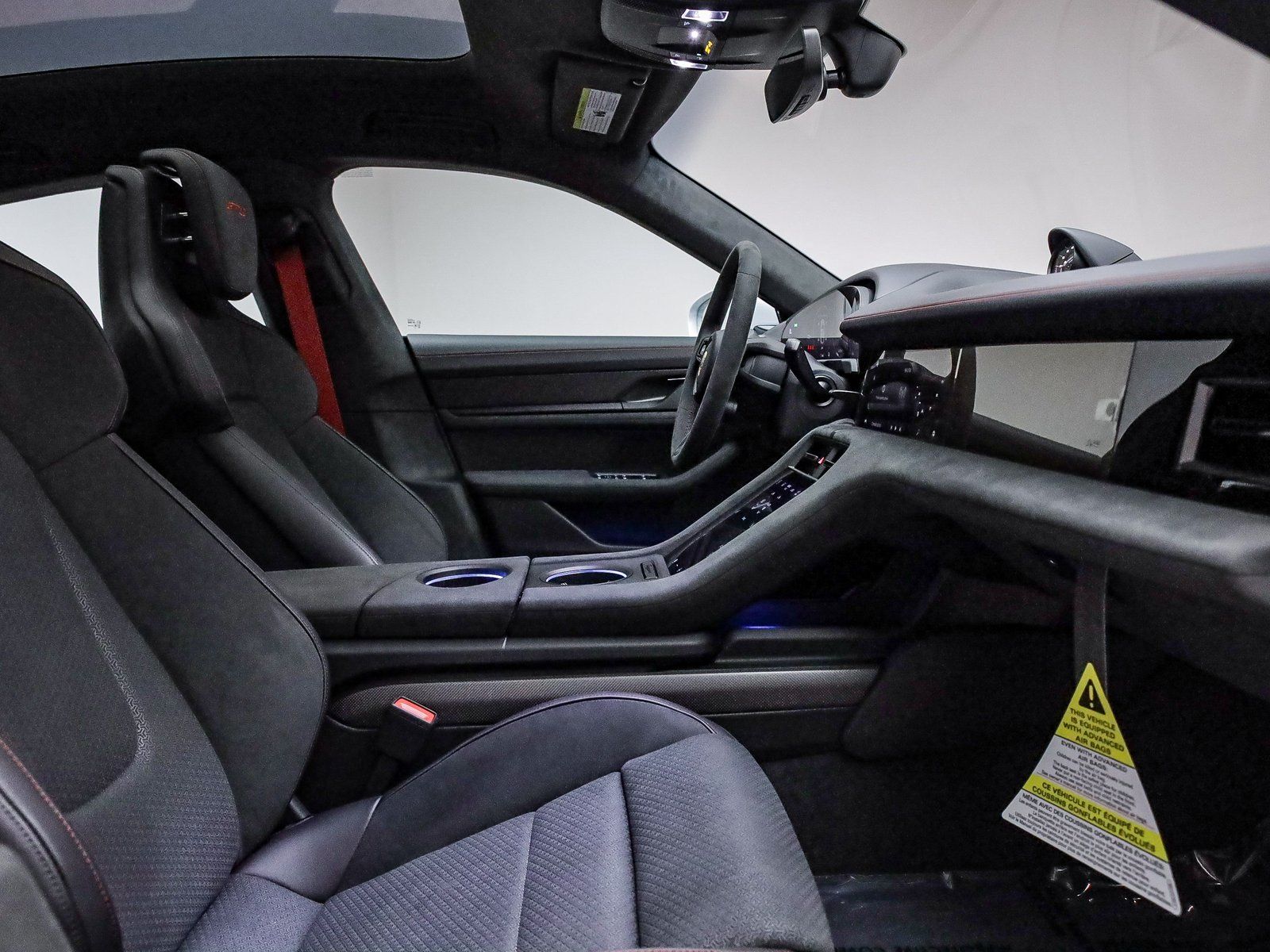 2025 Porsche Taycan GTS - Photo 21