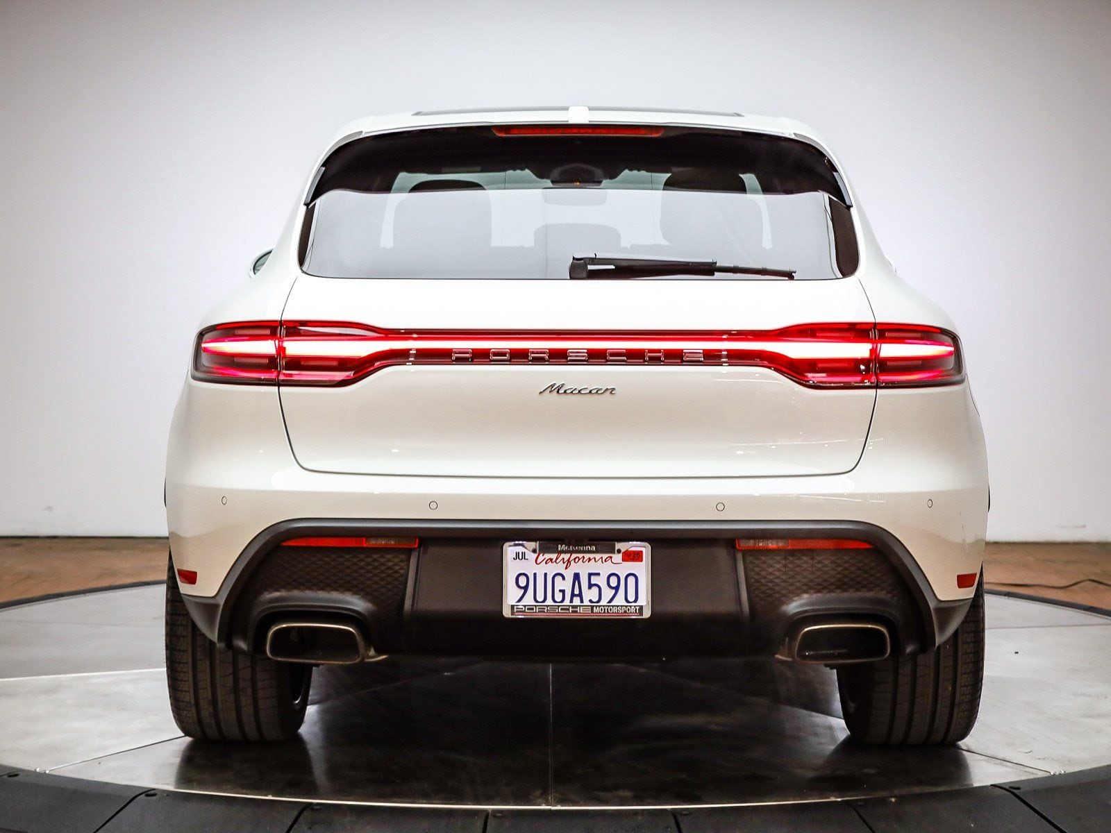 2025 Porsche Macan - Photo 11