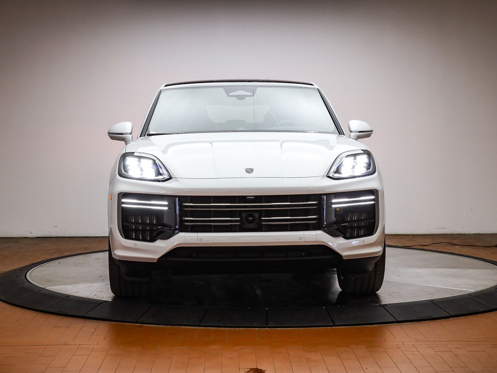 2026 Porsche Cayenne Coup Turbo E-Hybrid - Photo 15