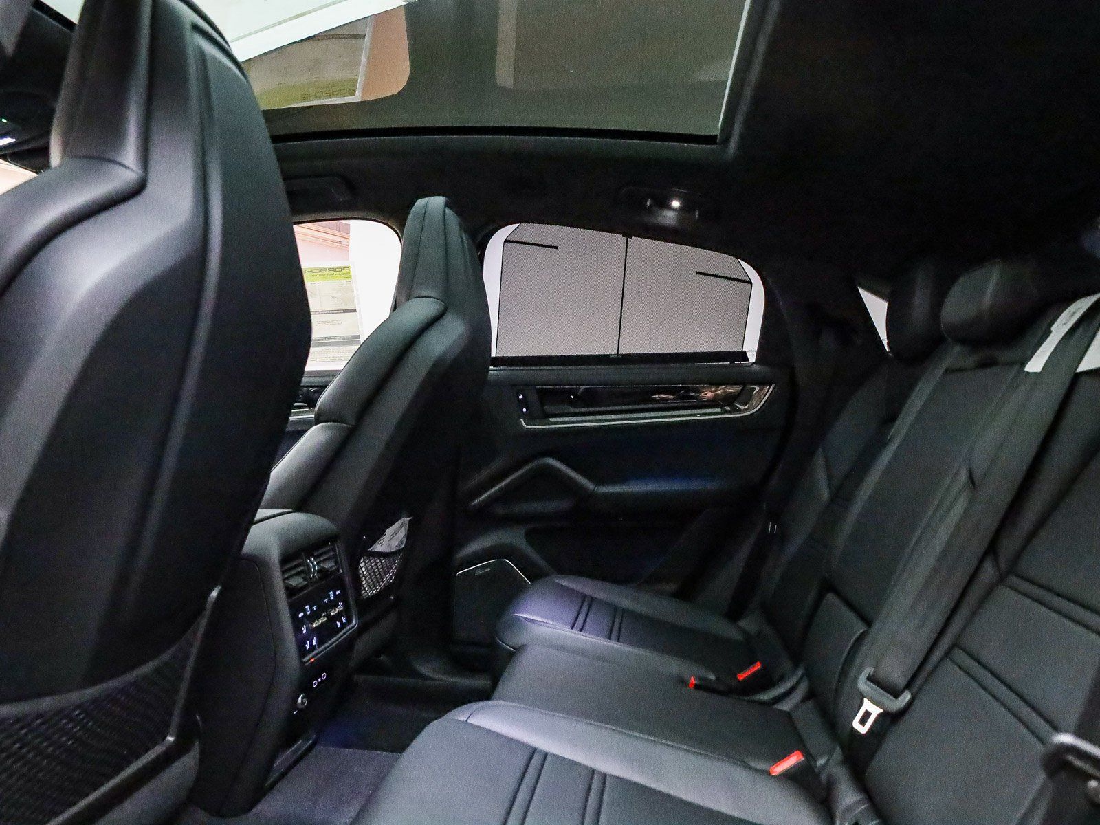 2026 Porsche Cayenne Coup Turbo E-Hybrid - Photo 23