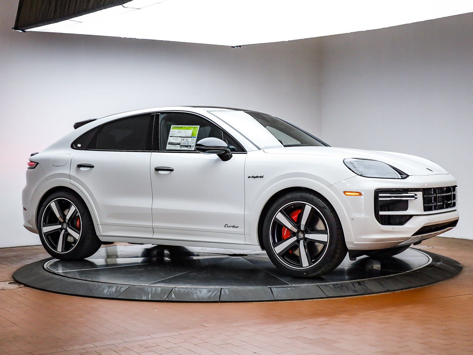 2026 Porsche Cayenne Coup Turbo E-Hybrid - Photo 15