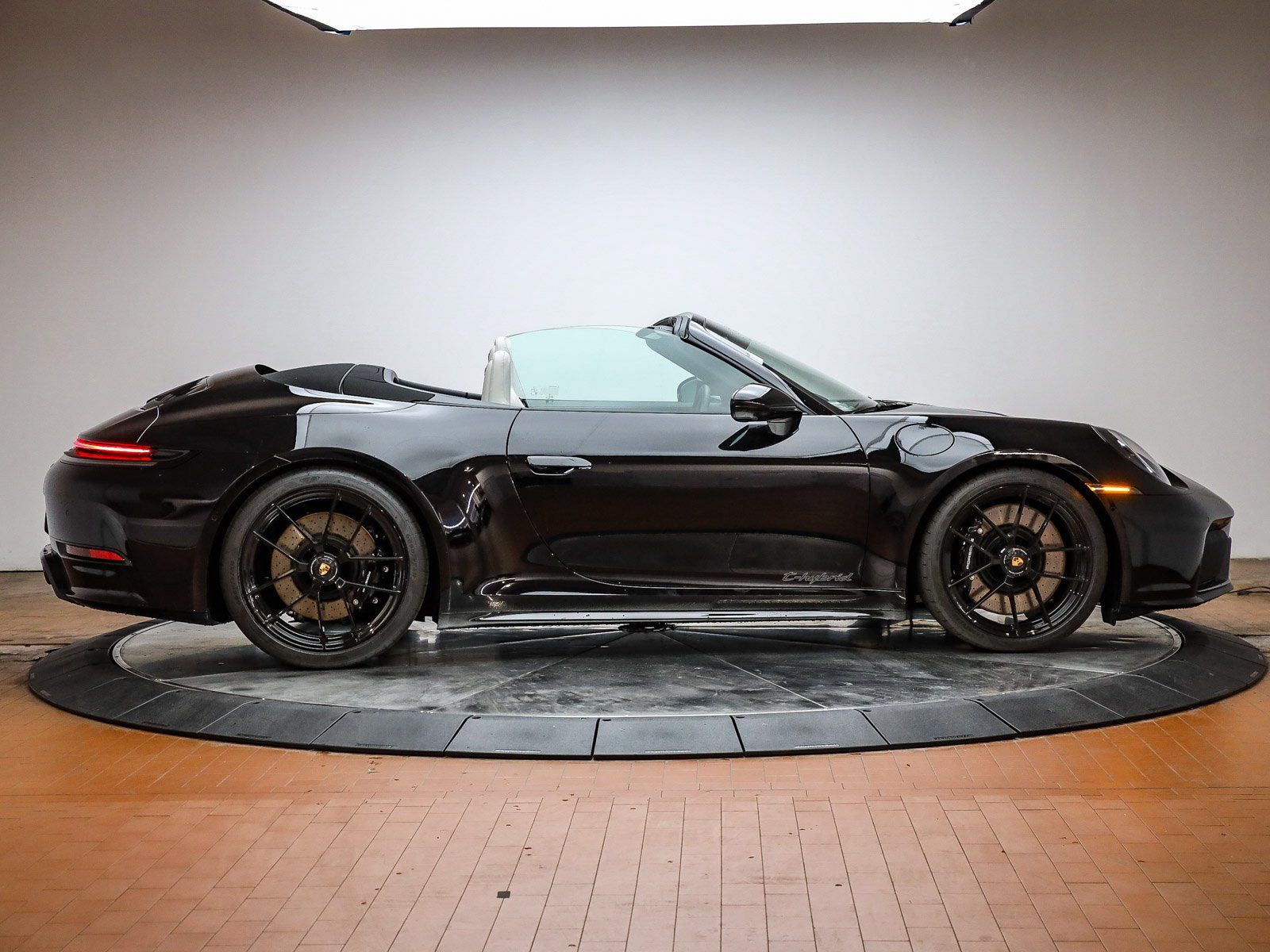 2026 Porsche 911 GTS - Photo 11