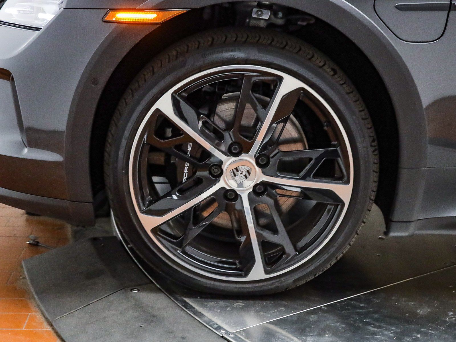 2025 Porsche Taycan S - Photo 10