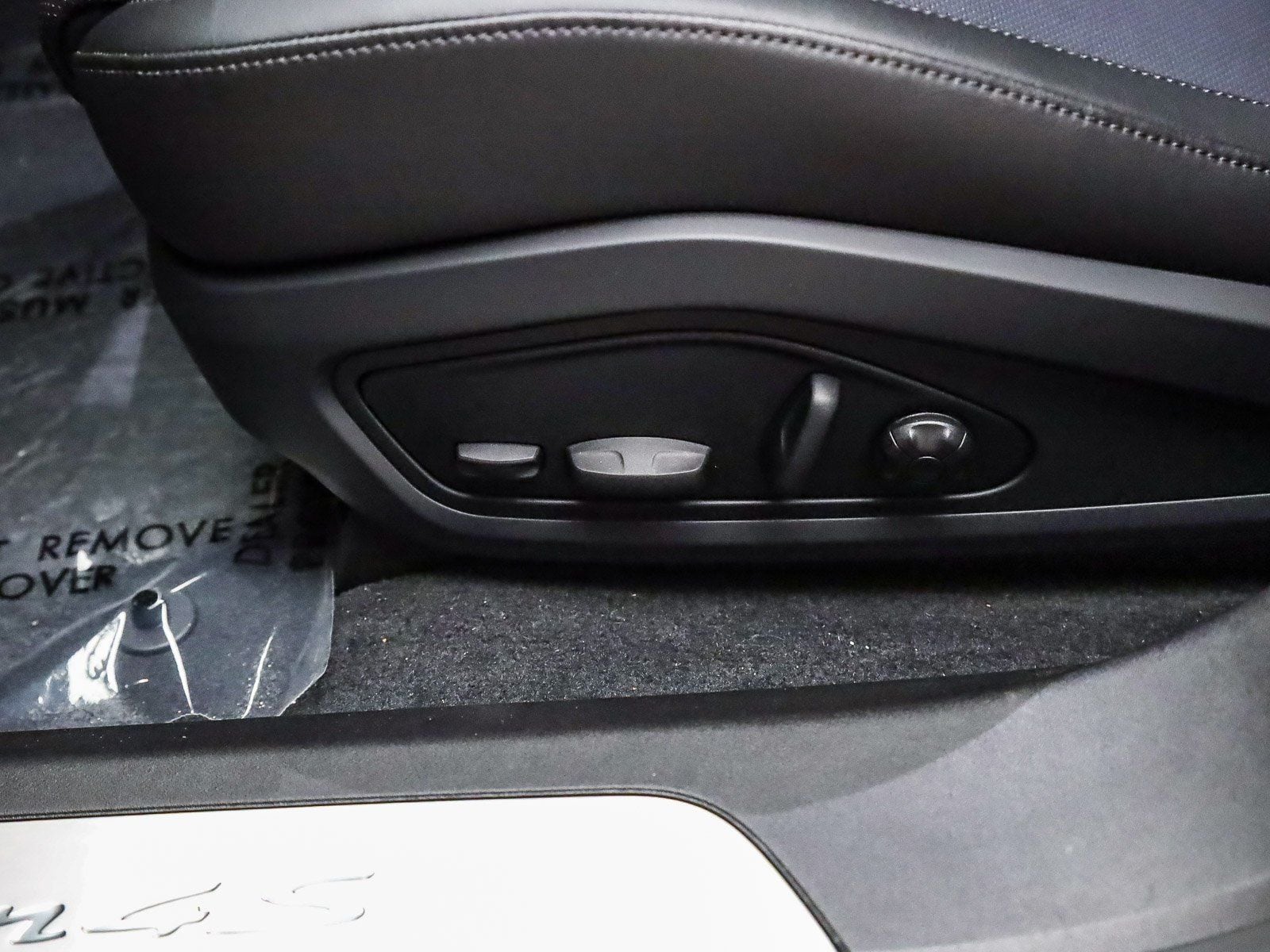 2025 Porsche Taycan S - Photo 25