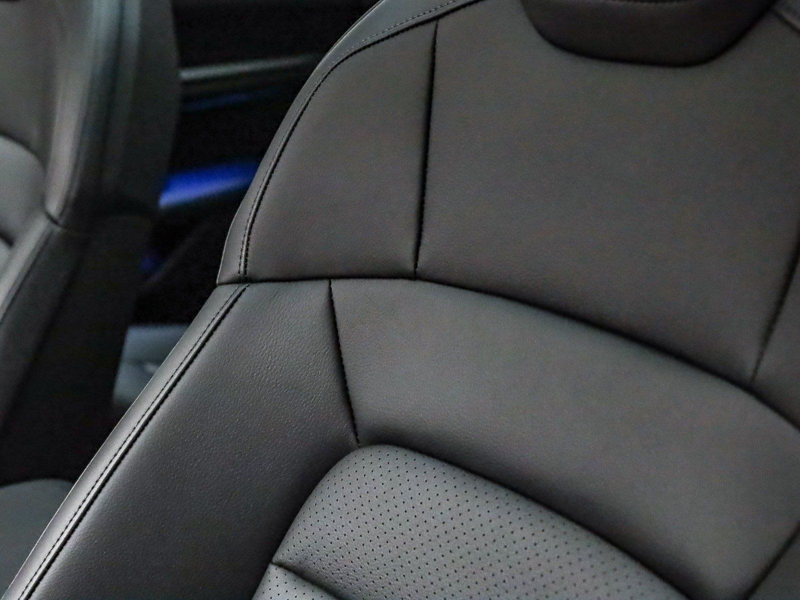 2026 Porsche Taycan Base - Photo 23