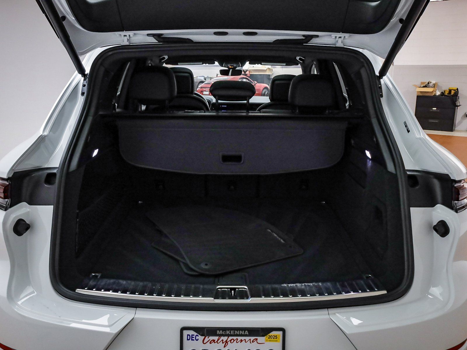2025 Porsche Cayenne Base - Photo 30