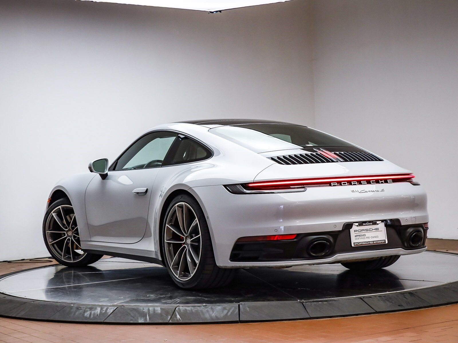 2024 Porsche 911 S photo 2