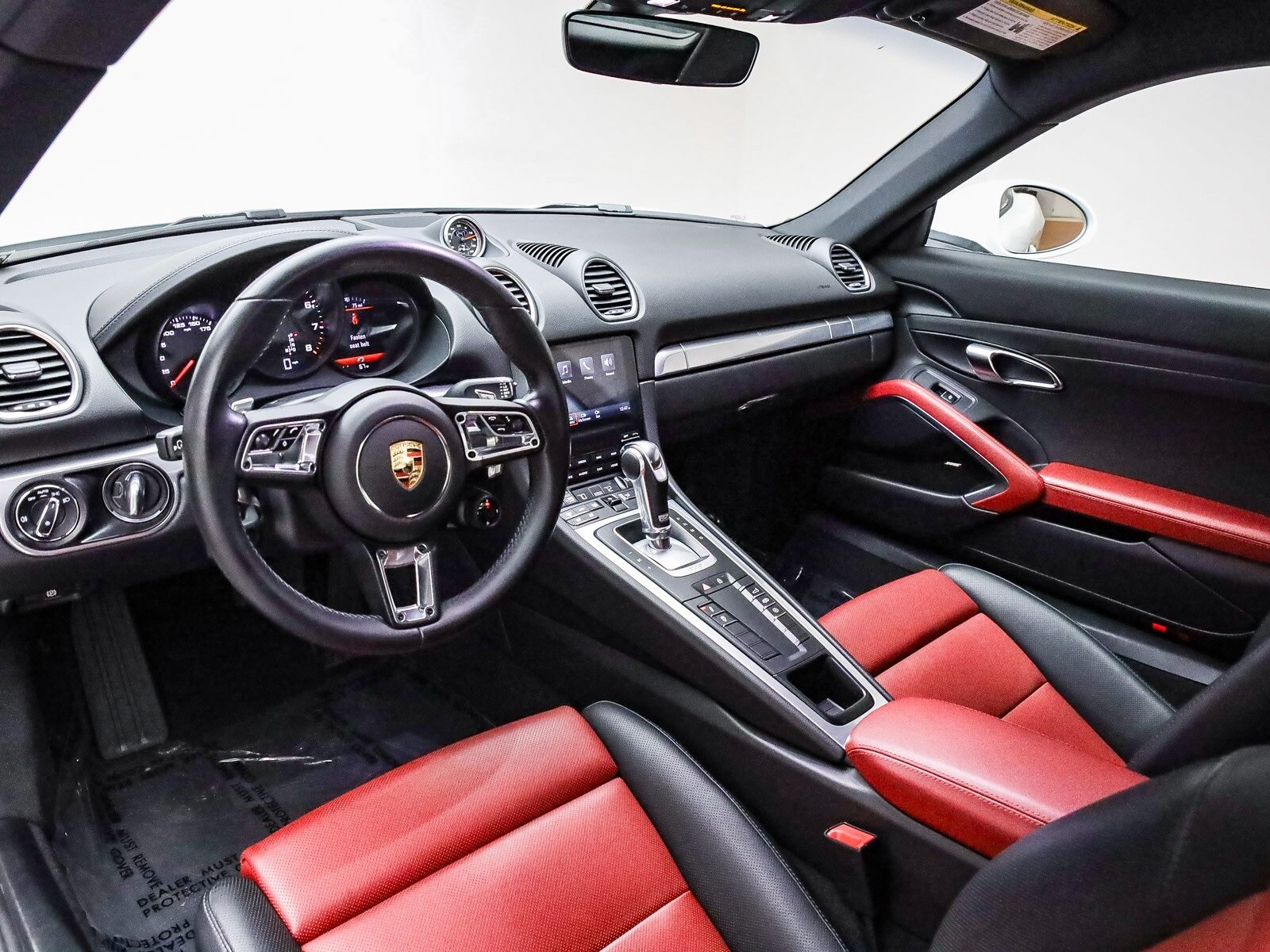 2025 Porsche Cayman photo 4