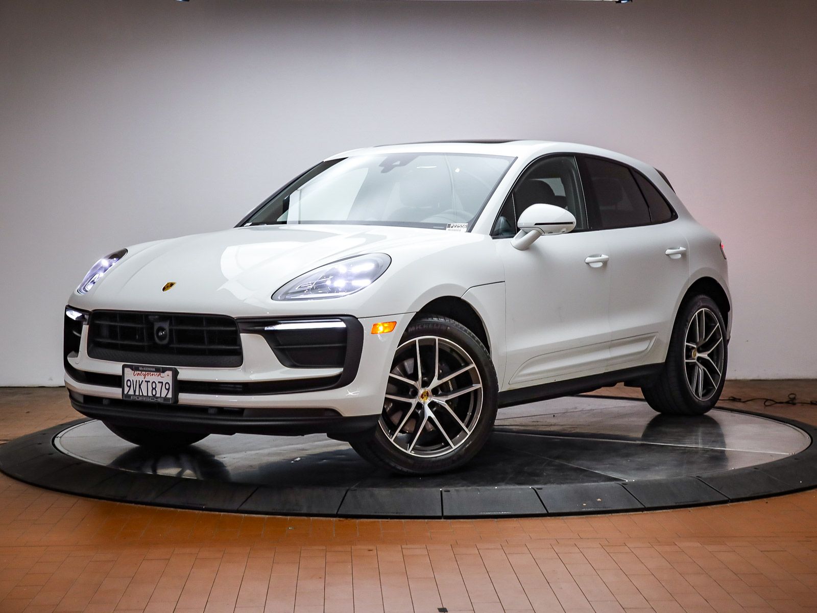 2025 Porsche Macan's photo