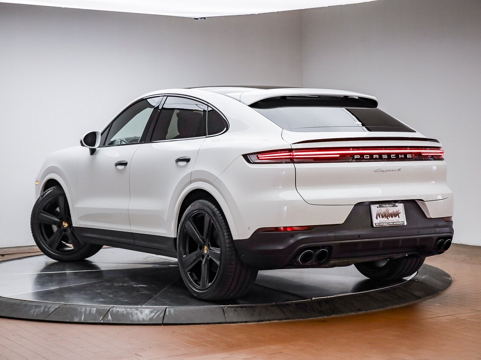 2025 Porsche Cayenne Coupe S photo 3