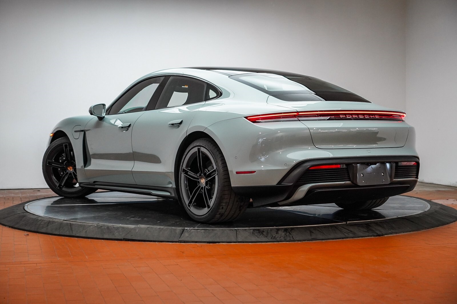 2025 Porsche Taycan 4S photo 3