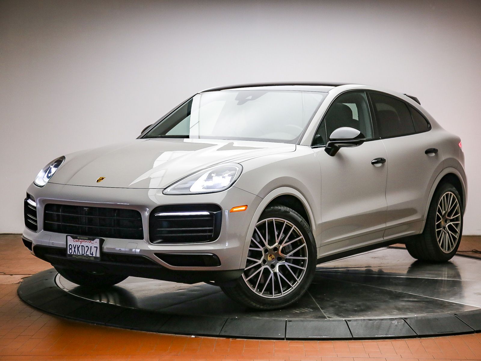 2022 Porsche Cayenne Platinum Edition S's photo