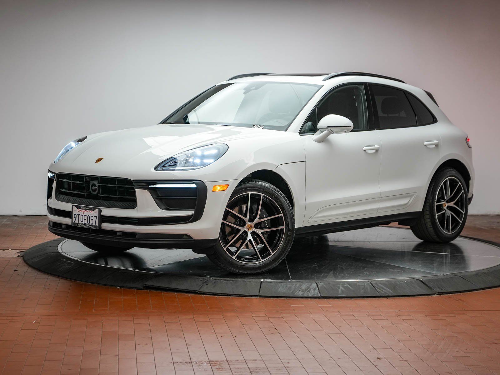 2025 Porsche Macan T