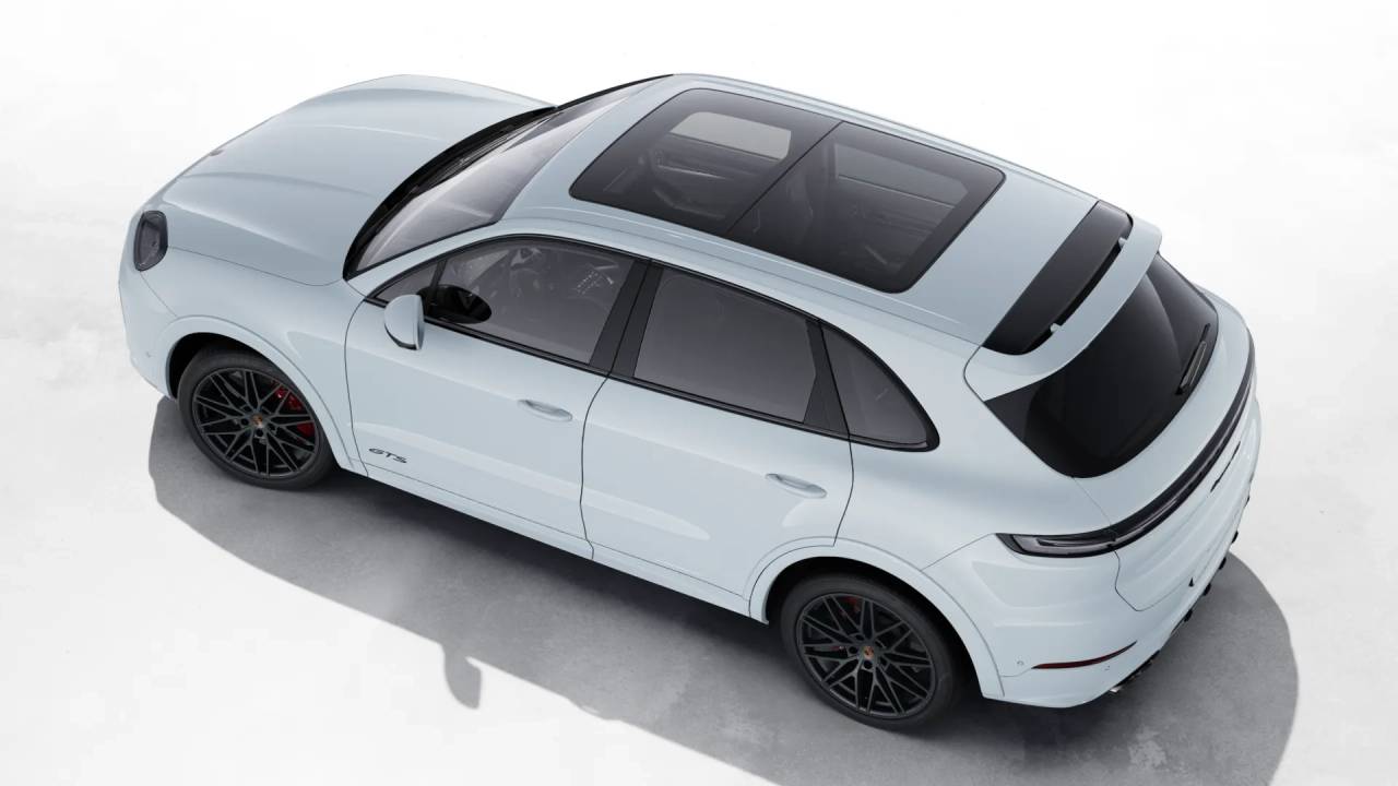 2026 Porsche Cayenne GTS photo 4