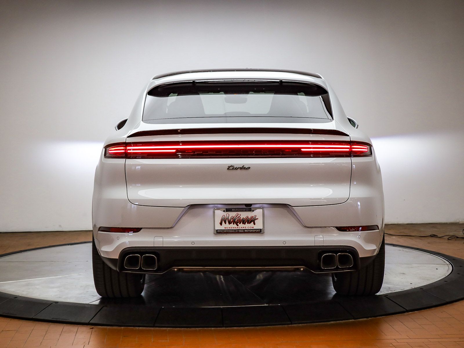 2026 Porsche Cayenne Coup Turbo E-Hybrid - Photo 7