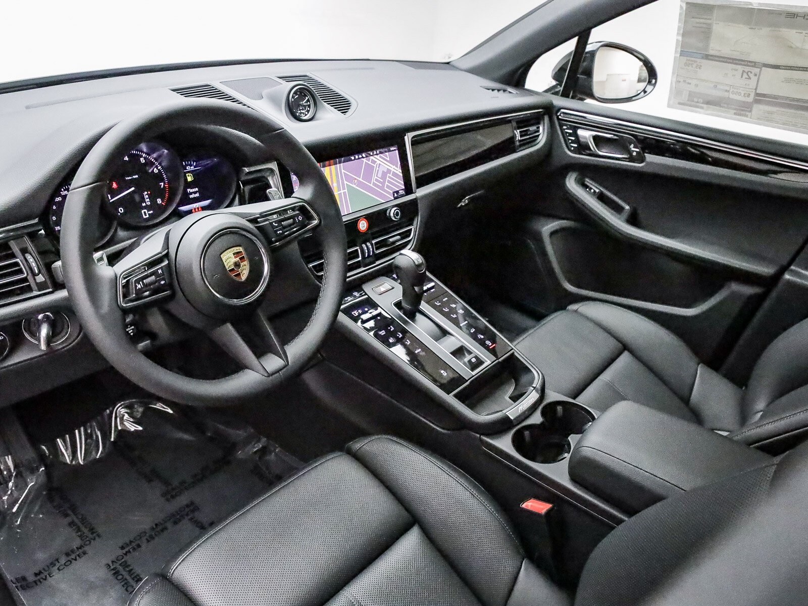 2025 Porsche Macan T photo 3