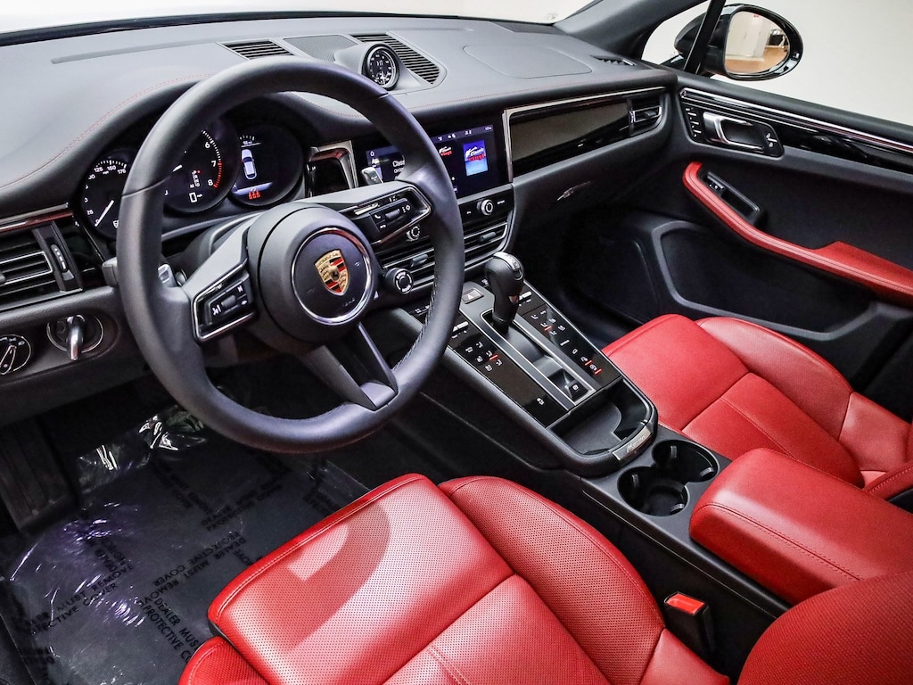 Certified 2025 Porsche Macan  SUV