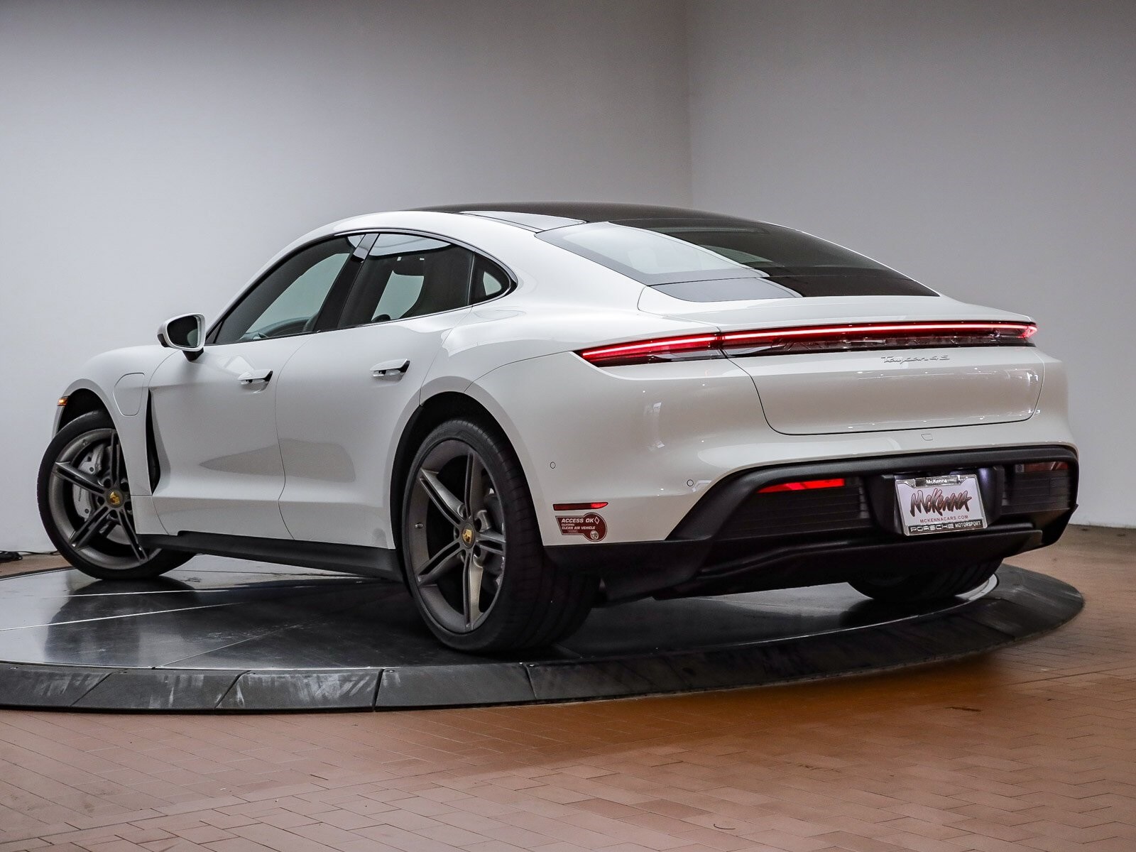 2022 Porsche Taycan 4S photo 3