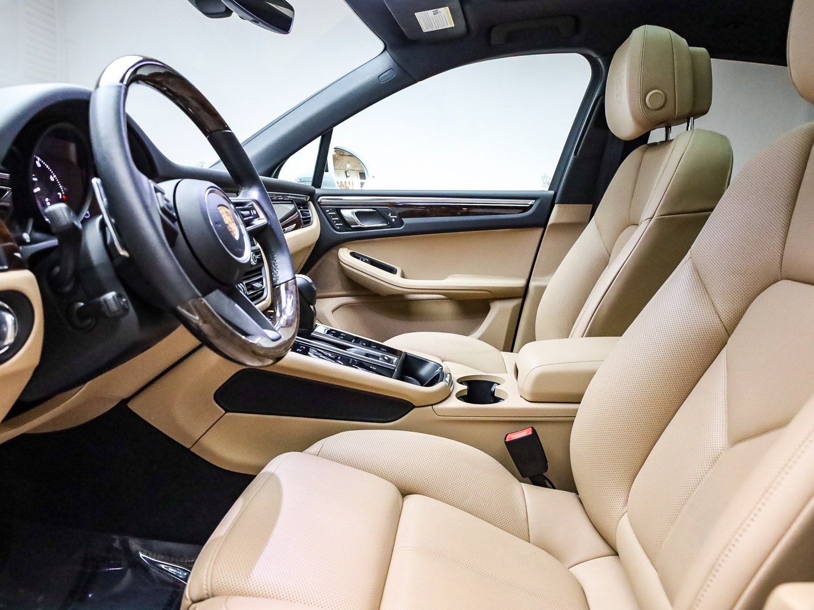 2025 Porsche Macan - Photo 22