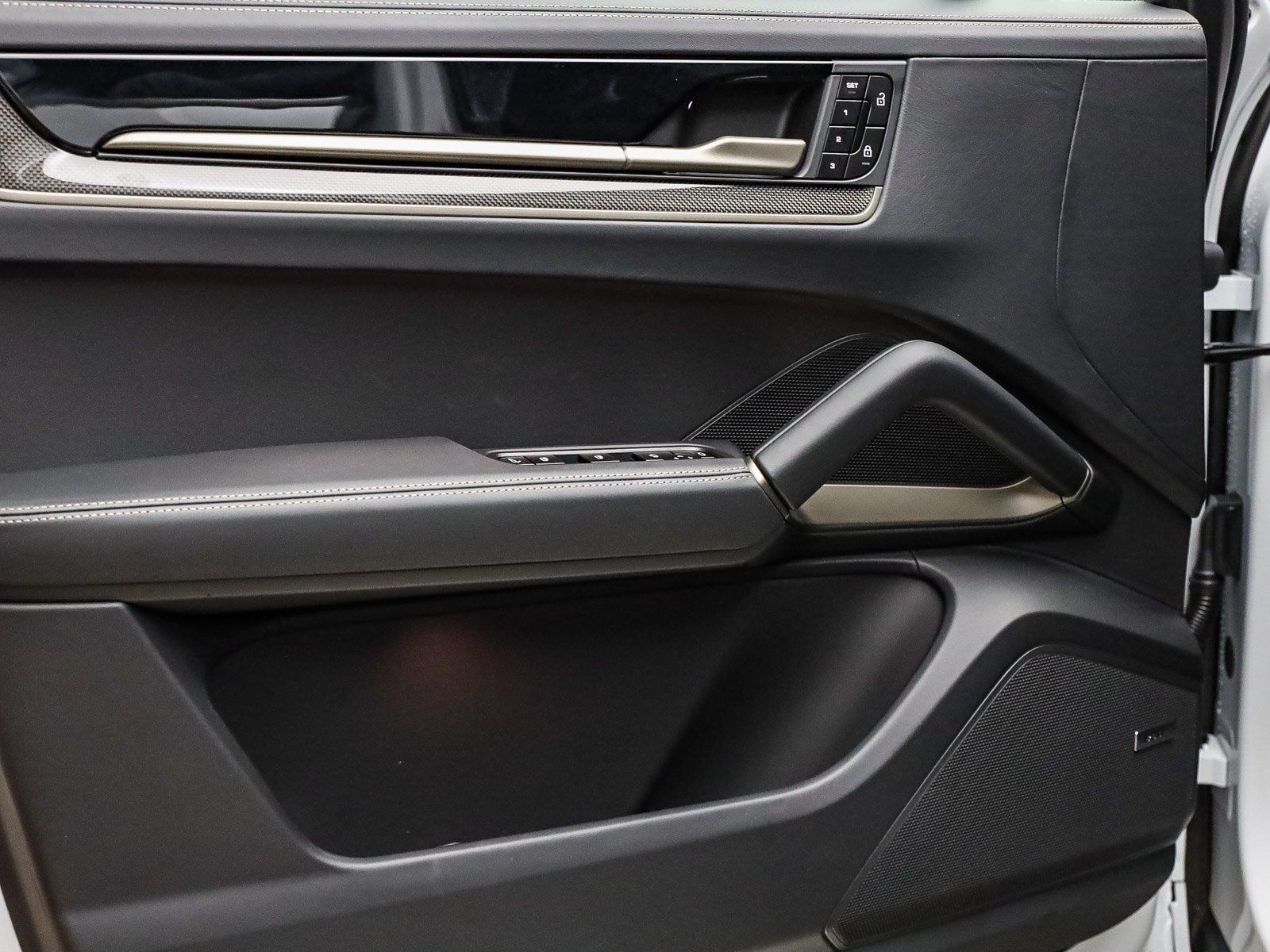 2026 Porsche Cayenne Coup Turbo E-Hybrid - Photo 24