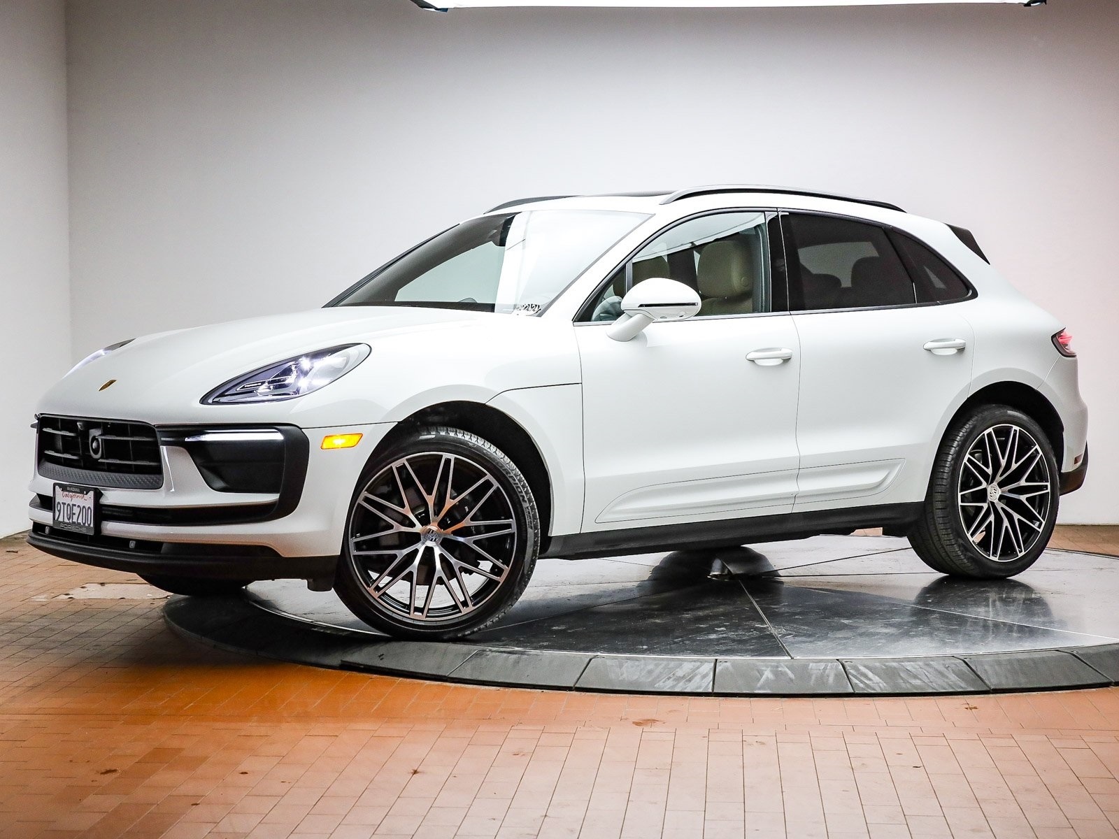 2025 Porsche Macan SUV 