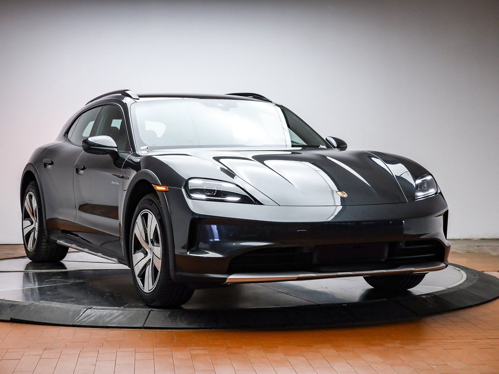 2025 Porsche Taycan Base - Photo 14