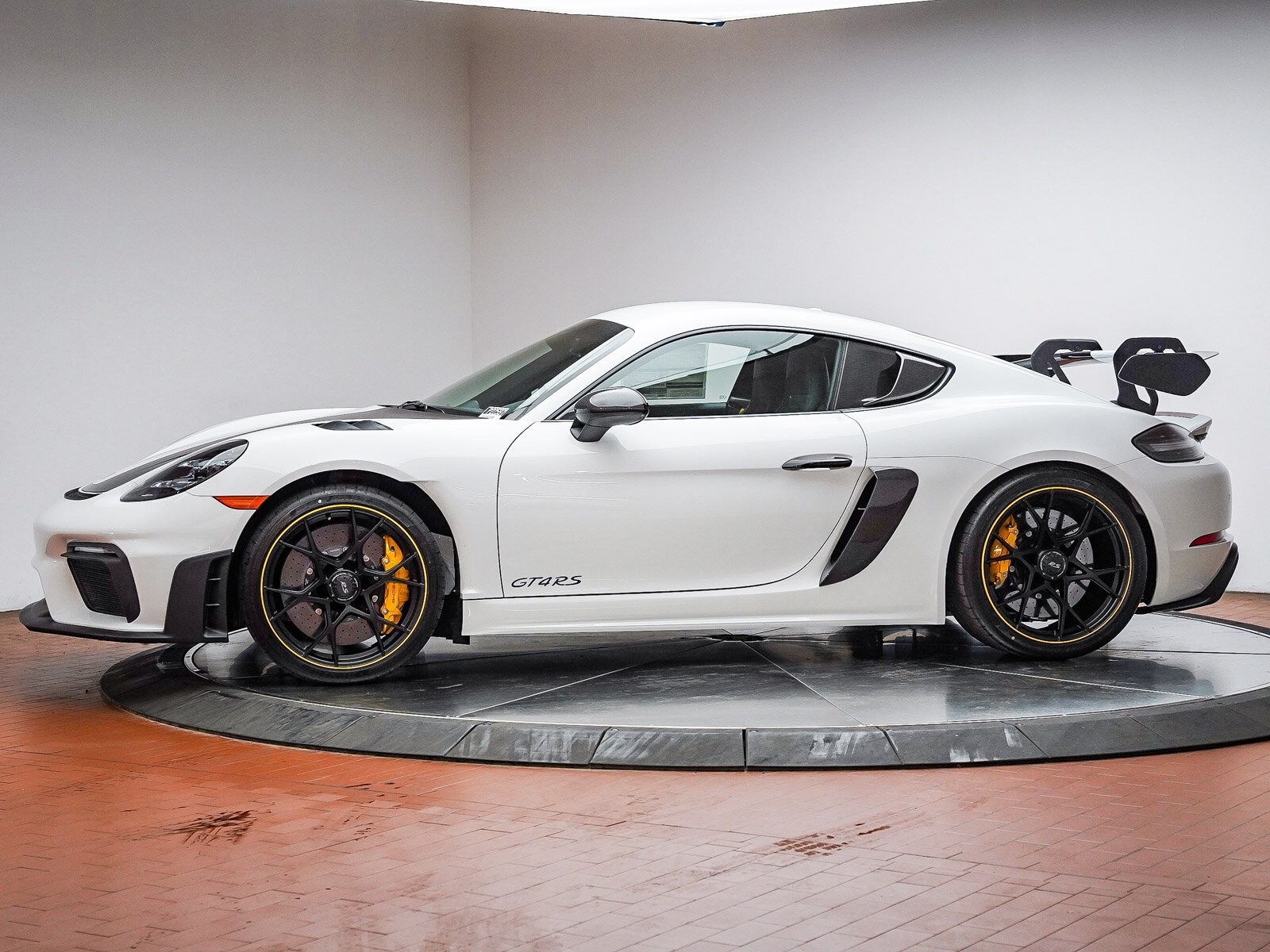 2025 Porsche Cayman GT4 RS photo 2
