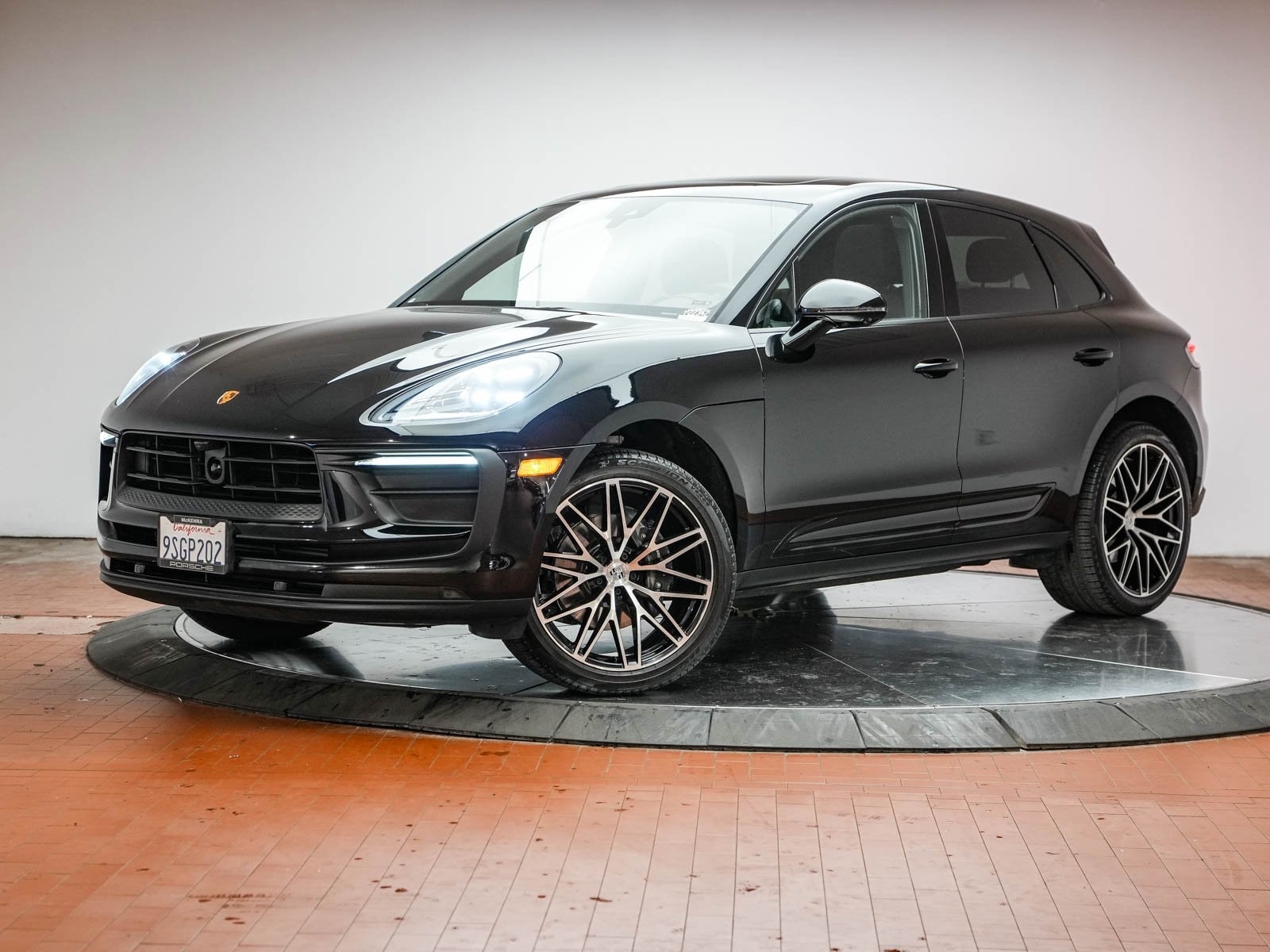 2025 Porsche Macan T
