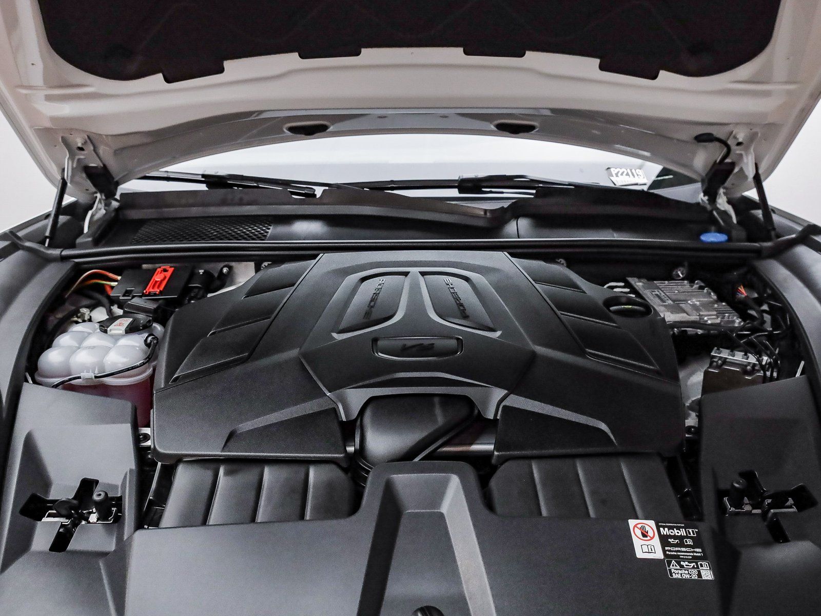 2025 Porsche Cayenne Base - Photo 31