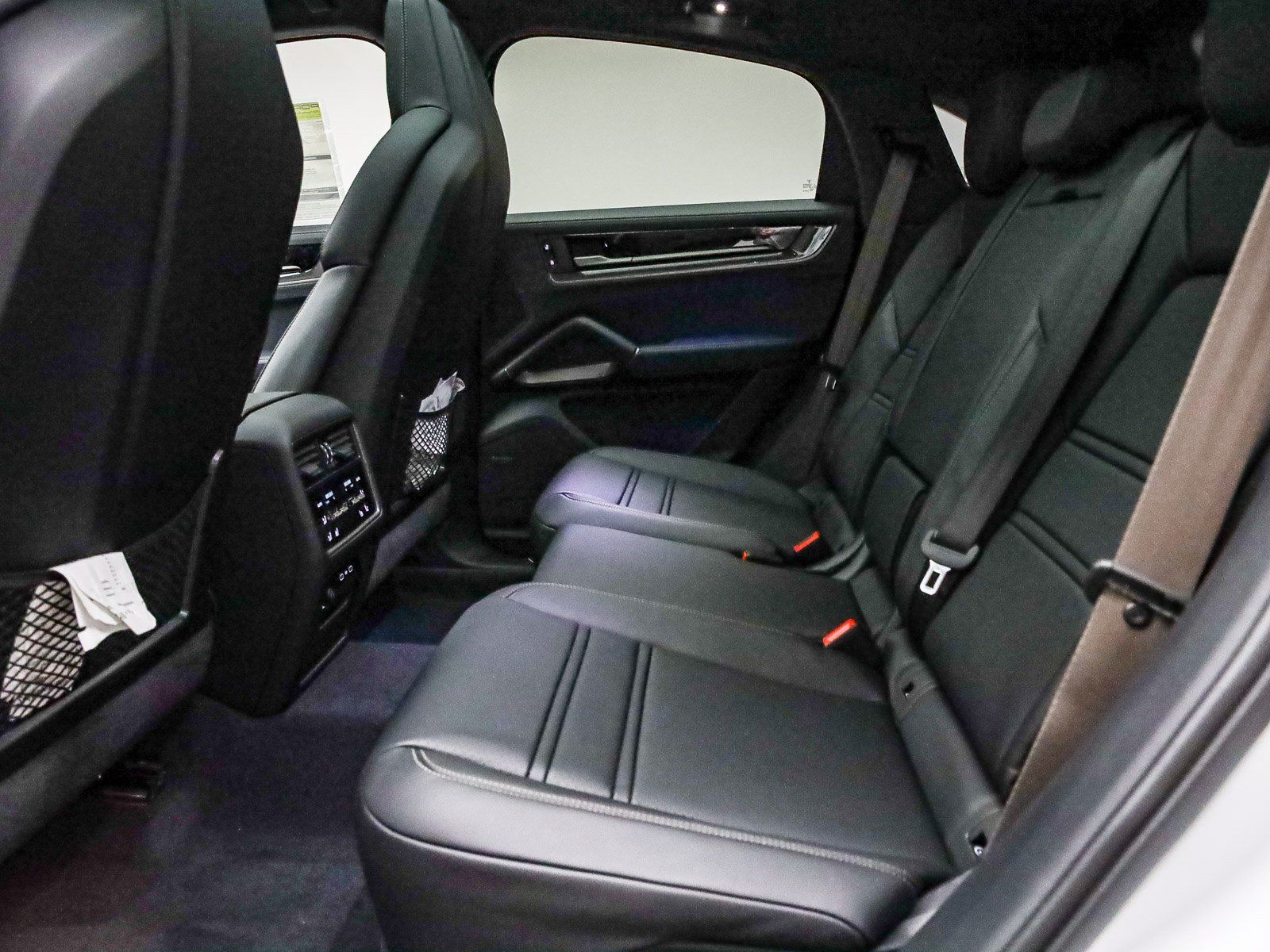 2026 Porsche Cayenne Coup Turbo E-Hybrid - Photo 23