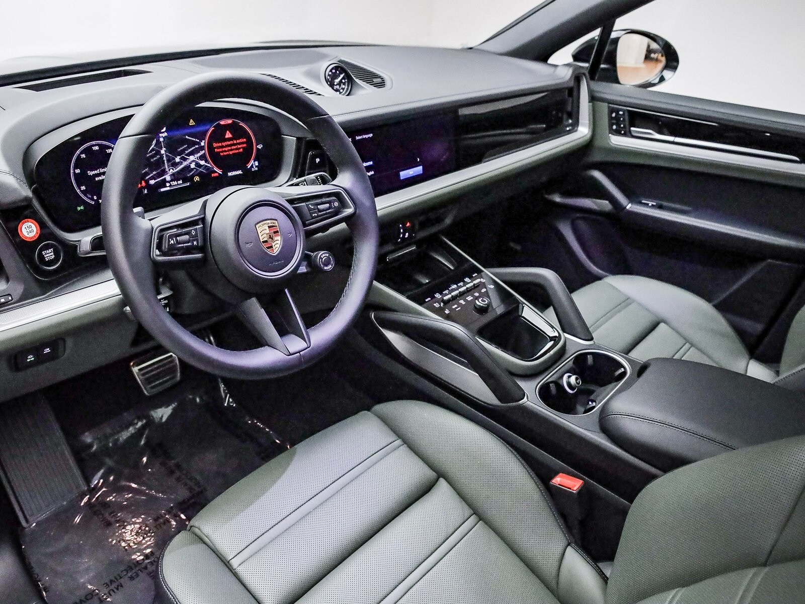 2025 Porsche Cayenne Coupe S photo 4